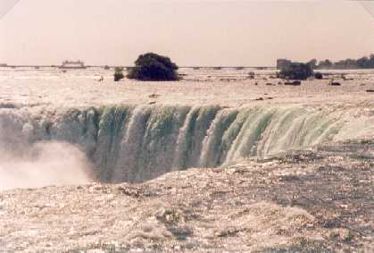 niagarafalls.jpg (19737 Byte)